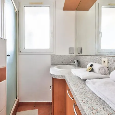 Guestready - Appt Charmant Avec Balcon باريس