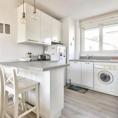 Guestready - Appt Charmant Avec Balcon شقة *