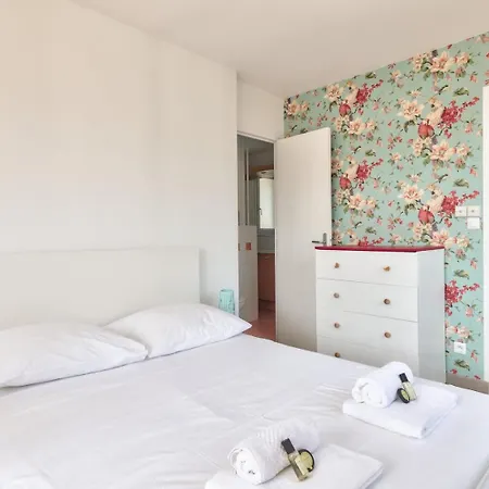 Guestready - Appt Charmant Avec Balcon شقة