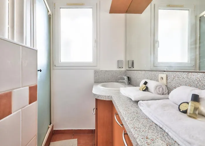 Guestready - Appt Charmant Avec Balcon Paris