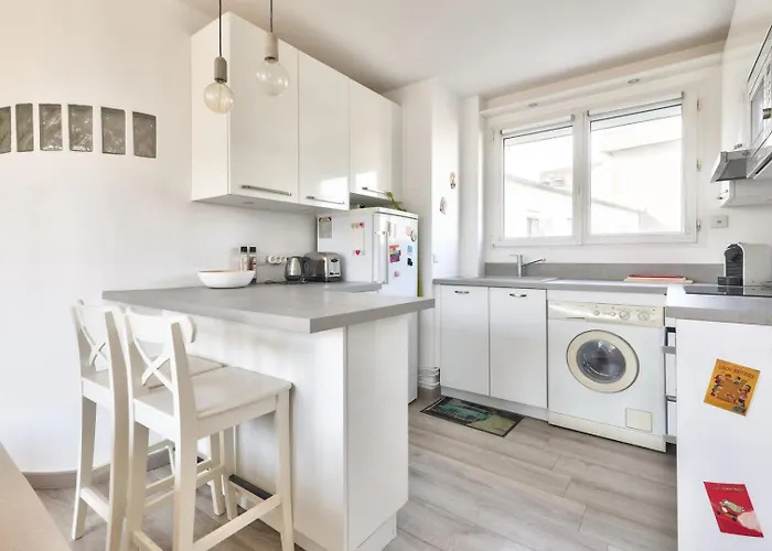 Guestready - Appt Charmant Avec Balcon Apartmán *
